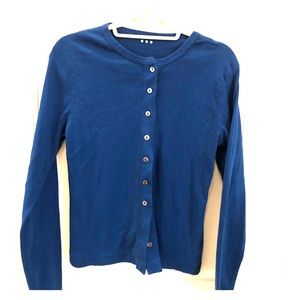 3 dot classic sweater